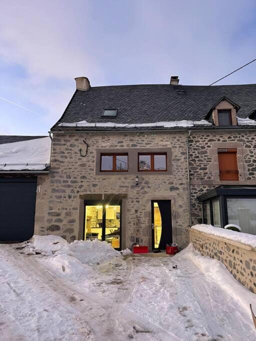 Joli Gite Au Coeur Du Cezallier 3Etoiles Landeyrat Exterior foto